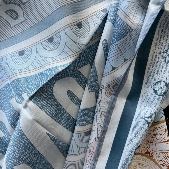 Louis Vuitton Scarf - Picture 4 of 5